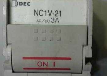 IDEC NC1V-21 Circuit Protector 3A,15A