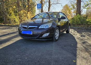 Opel Astra J 2011 1.6 Benzyna 115 KM mech