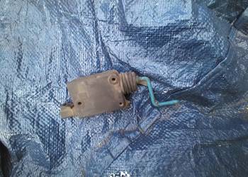 Opel Tigra A siłownik klapki wlewu 90482705