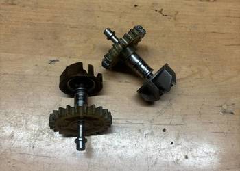 Wałek pompy wody kompletny Honda CR 125