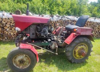 Es18 traktor Ciągnik sam