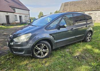 Ford S-Max Minivan