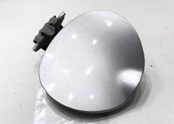 KLAPKA WLEWU PALIWA TOYOTA AYGO I Hatchback 05-14 1E7 SILVER MET POKRY