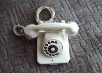 Zabytkowy telefon