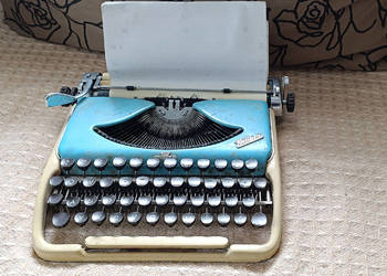 Maszyna do pisania GROMA Kolibri