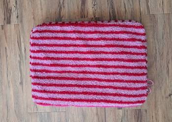 nowe pluszowe etui na laptopa długość 35 cm, szerokość 25 cm brak metki