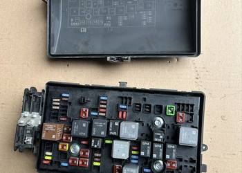 Skrzynka bezpieczników Opel insignia 2.0cdti 13275881 MF Skrzynka bezpieczników Opel insignia 2.0cdti 13275881 MF