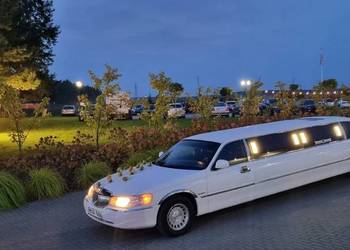 Auto do ślubu i nie tylko. Limuzyna Lincoln Town Car