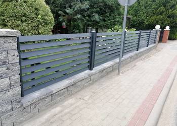 Ogrodzenie nowoczesne palisadowe lub kute