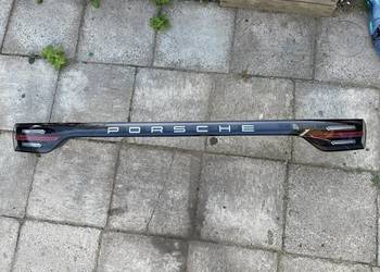 PORSCHE CAYENNE 3 LAMPA TYŁ W KLAPE BLENDA