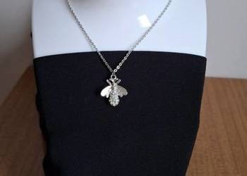 Wisiorek  z pszczołą na łańcuszku