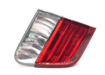 LAMPA TYŁ LEWA WEWNĘTRZNA TOYOTA AVENSIS T27 Sedan/Limuzyna 08-18