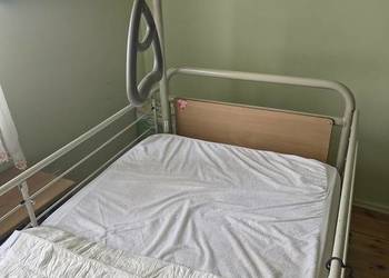 Sprzedam używane łóżko dla osoby leżącej