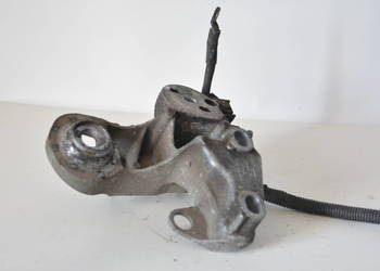 ŁAPA WSPORNIK SILNIKA 8E0199352F