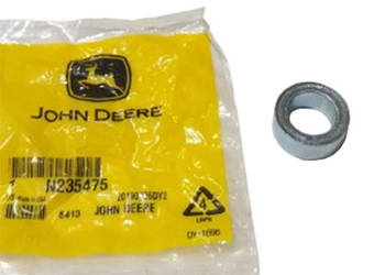 N235475 Dystans John Deere