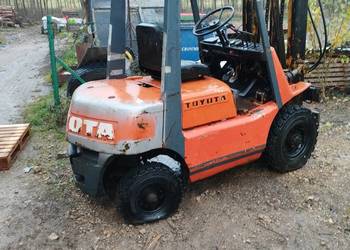 Wozek widlowy uszkodzony. Toyota diesel