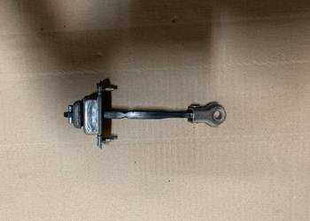 Ogranicznik drzwi prawy przód Subaru legacy V outback IV 2009-2015 Ogranicznik drzwi prawy przód Subaru legacy V outback IV 2009-2015