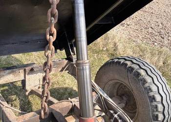 Wywrota przyczepa jednoosiową