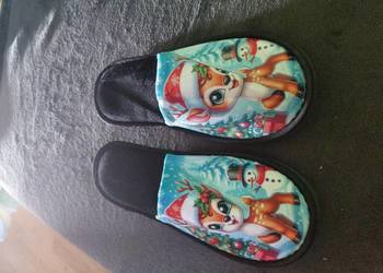 Ciapcie domowe z motywem świątecznym.