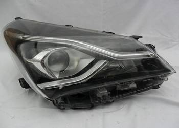Toyota Yaris III Lift reflektor prawy przedni lampa prawa przednia przód