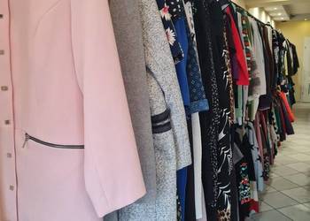 Wyposażenie sklepu z odzieżą używaną