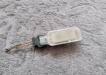 VW Passat B5 Lampka oświetlenia boczka drzwi 3B0947415 Dioda