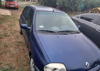 Clio z gazem i oplatami