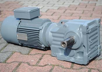 Motoreduktor kątowy 2.2kw 23obr./min. z hamulcem. Firmy SEW