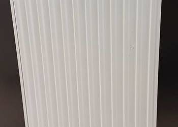 Grzejnik płytowy PURMO Compact C22 900x500 – nowy, z głowicą