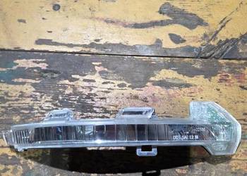 Kierunkowskaz prawego lusterka vw passat b8