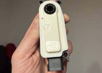 Siłownik aktywnej żaluzji rolety FORD / DODGE / JEEP / CHRYSLER 5877R1006