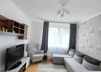 Sprzedam mieszkanie 2-pokojowe, widna kuchnia, balkon.