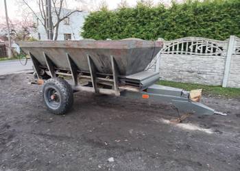 Rozsiewacz wapna RCW-3 posypywarka