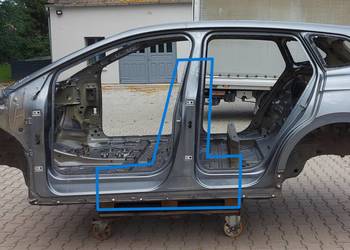 Skoda Enyaq 5LA iV60 SŁUPEK ŚRODKOWY LEWY SZARY LF7C