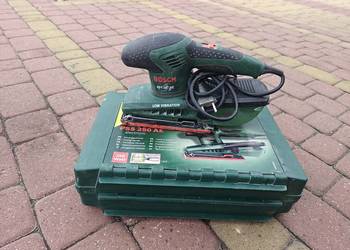 szlifierka oscylacyjna Bosch PSS 250 AE o mocy 250 W.