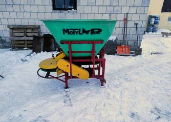 Rozsiewacz motyl 600kg do nawozu,soli,wapna