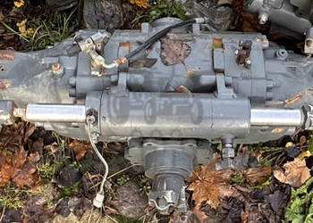 Claas Scorpion 635 Wałek Przegubowy Czop Obudowa Przedniej Osi Pochwa Hamu…