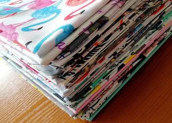 Kawałki materiałów, resztki tkanin bawełnianych, bawełna Kawałki materiałów, resztki tkanin bawełnianych, bawełna