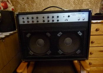 Hybrydowy wzmacniacz gitarowy Hybrid Stereo Amp HX60