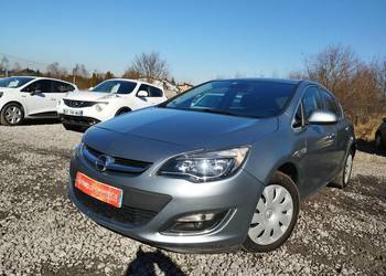 Opel Astra j 1.4 16v klima pdc kamera navi stan bdb gwarncja przebiegu