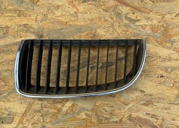 BMW E90 E91 E92 nerka atrapa grill prawa 224059-10