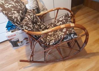 Fotel wiklinowy bujany z poduszką