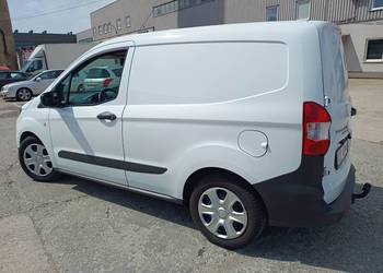 Ford Transit Courier ciężarowy 2023, tylko 16800 km