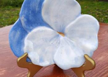 Ceramiczna piękna miseczka o wyglądzie kwiata z sygnaturą włoskiej manufakt