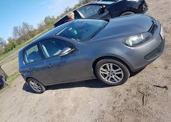 Sprzedam Golf 6 1,6 MPI 8 V z gazem