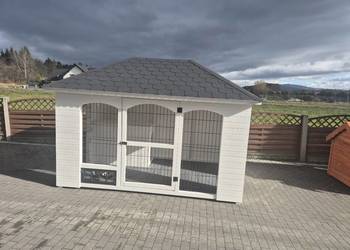 Kojec dla psa z budą