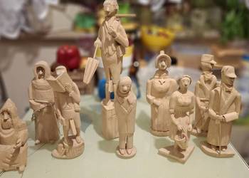 Figurki z  drewna -9 sztuk