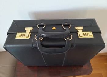 Neseser walizka kufer czarna aktówka na dokumenty z szyfrowanym zamkiem vin