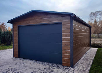 Garaż ocieplany z płyty warstwowej 4×6m