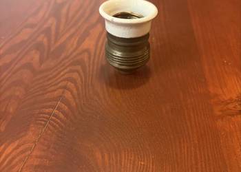 Stara oprawka mosiężna przedwojenna gwint E27 i porcelanką